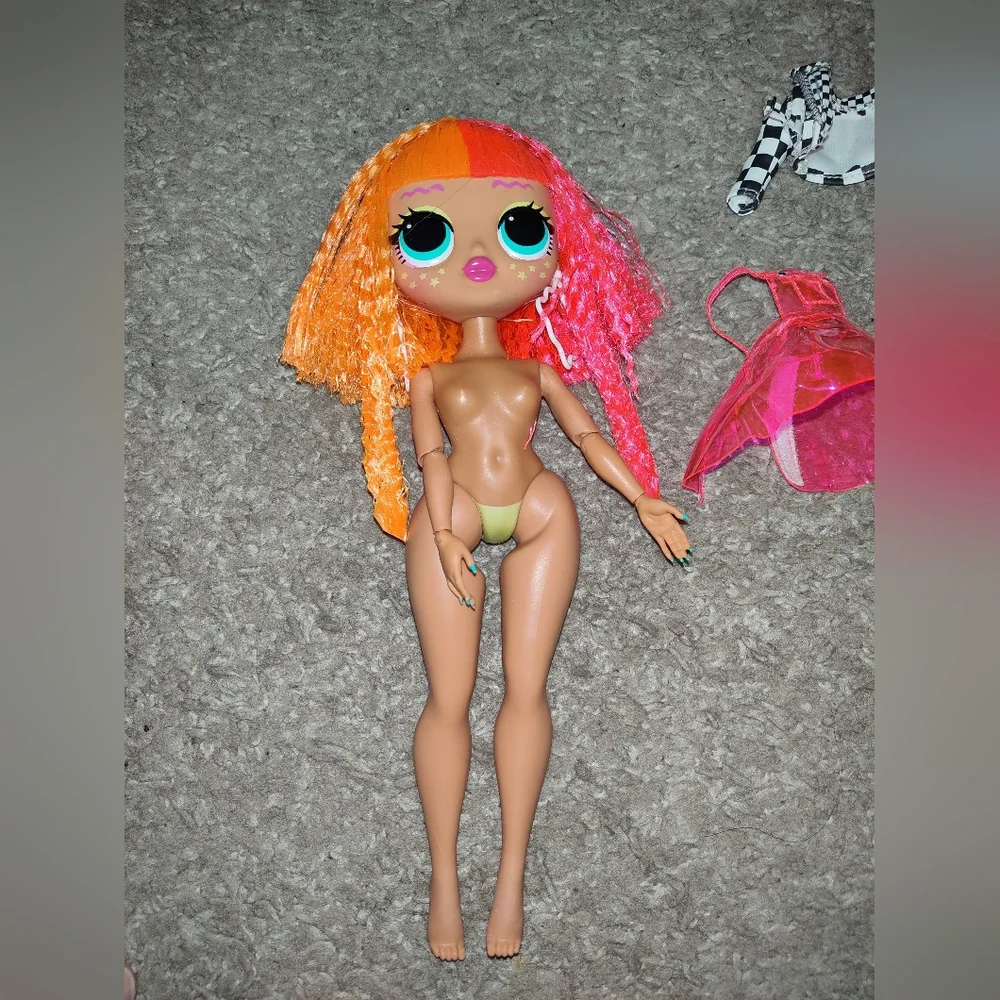 LOL Surprise OMG Neonlicious Doll w/ Outfit, Jacket & Shoes – MGA Fashion Doll